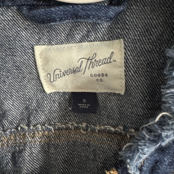 Universal Thread Jean jacket - Picture 2 of 3